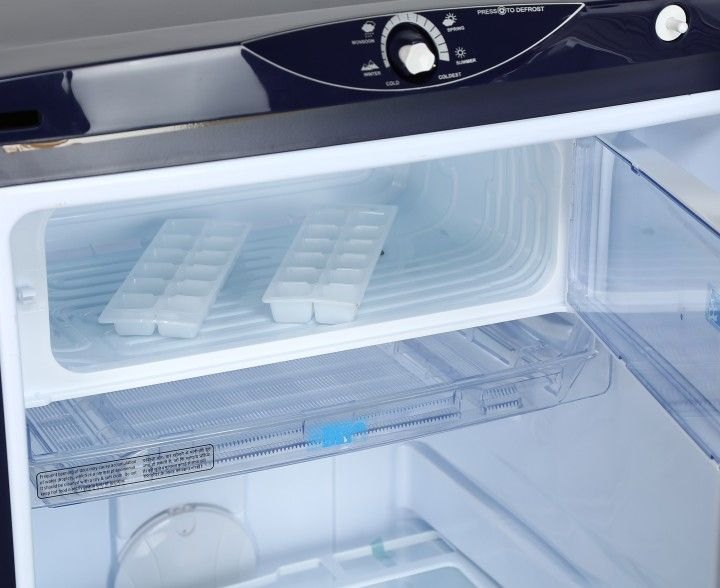Godrej 196 L 3 Star Direct Cool Single Door Refrigerator (R D GD 1963PT 3.2 Ryl Drmn, Royal Dremin)
