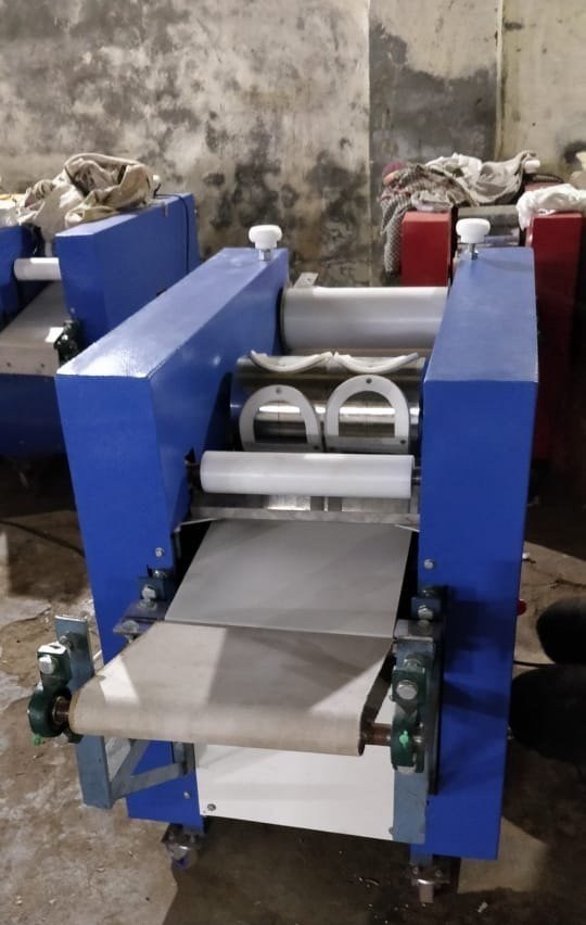 Semi-Automatic Samosa Roti Making Machine, Model Name/Number: MIPM1