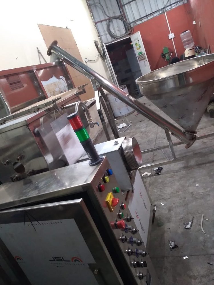 Stainless Steel 2- Stage Industrial Pasta Machine, Capacity: 250 kg Per Hour, 900 kg
