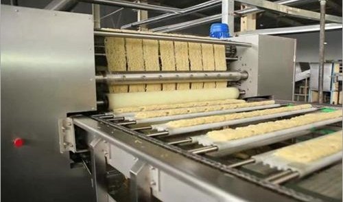 Stainless Steel 3- Stage Automatic noodles cutting machines, Capacity: 100 To 500 Kg, 300 Kg