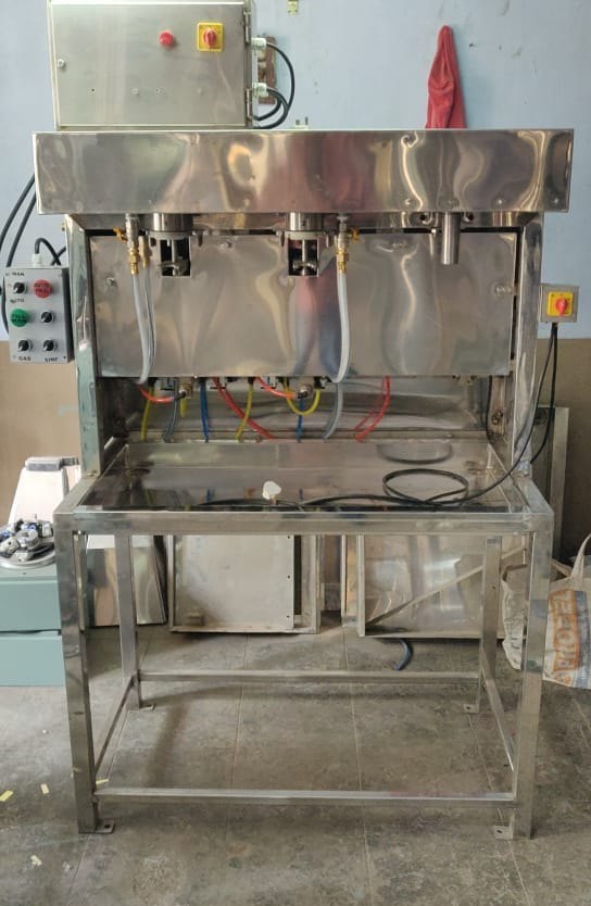 Best Semi Automatic 2 Head Carbonate Soft Drink Filling Machine, 1-3 Hp, Capacity: 300-500-1000 Bph
