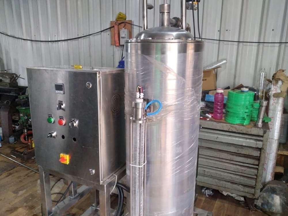 Automatic Soda Carbonators, For Industrial, Capacity: 1000lph( Liter Per Hour)
