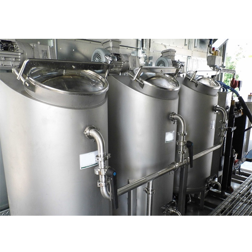 380 W 3 Phase Juice Blending Tanks, Capacity: 20000 L