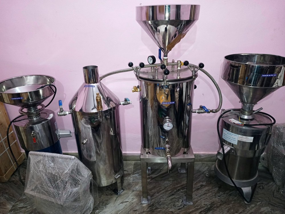 SS 304 Soya Milk And Soya Paneer Making Machine, Capacity: 100 Lph