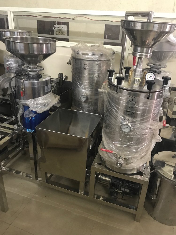 Soybean Processing Machinery, 75-100, Capacity: 140 L/Hr