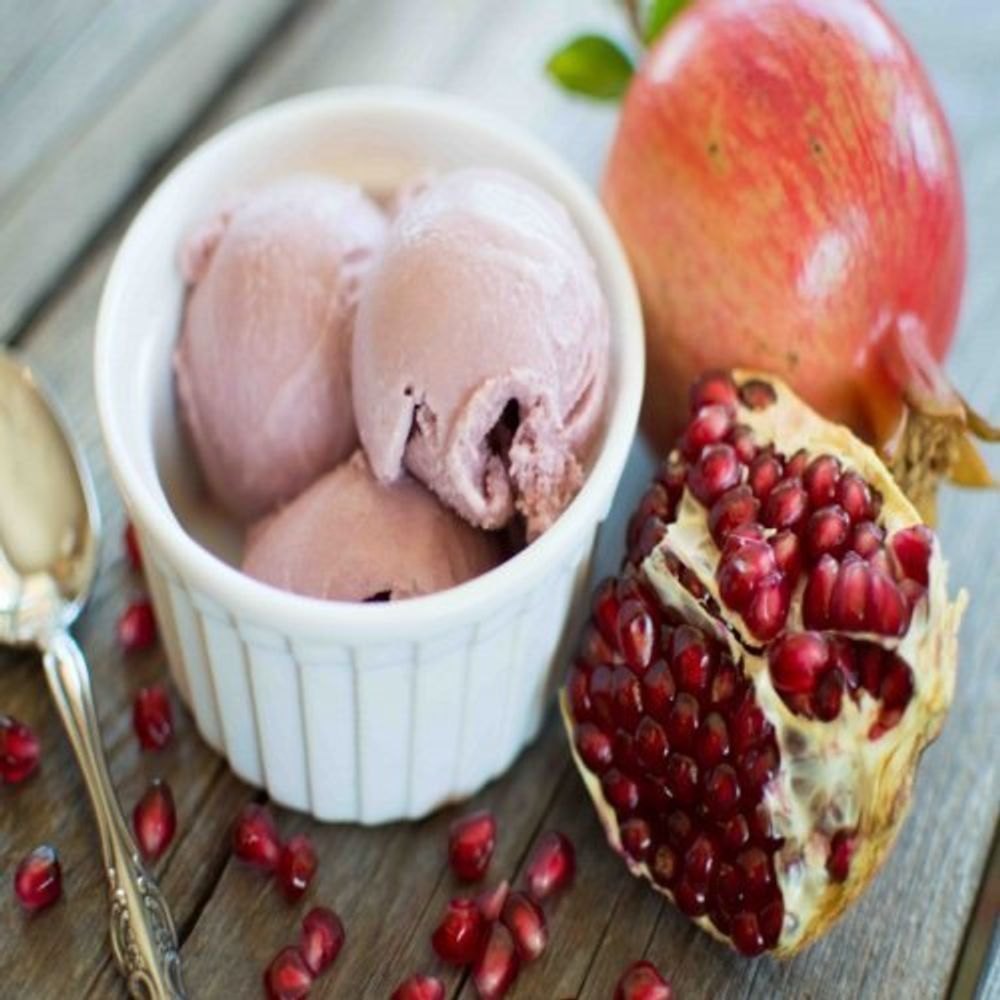 Red Anar (Pomegranate) Ice Cream Flavour, Packaging Type: Bottle, Liquid
