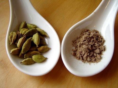 Elaichi Cardamom Flavour, For Food Flavouring, Packaging Size: 1 To 10 Kg