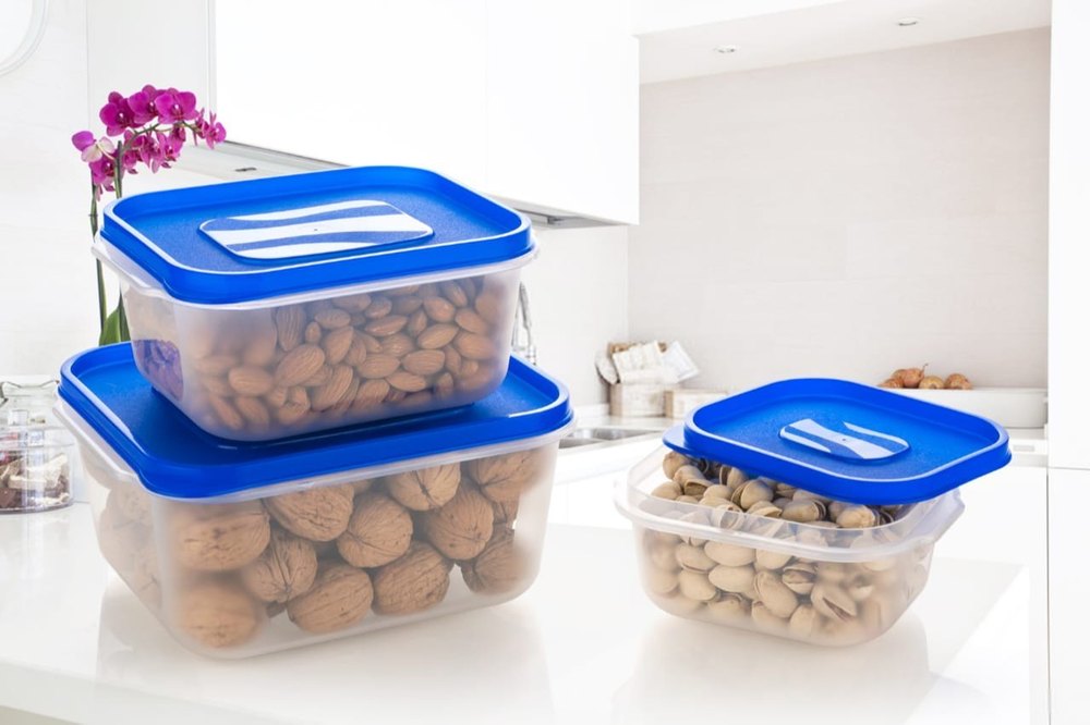 Blue Kitchen Storage Plastic Containers, Square, Capacity: 700 Ml 1400 Ml 2400 Ml