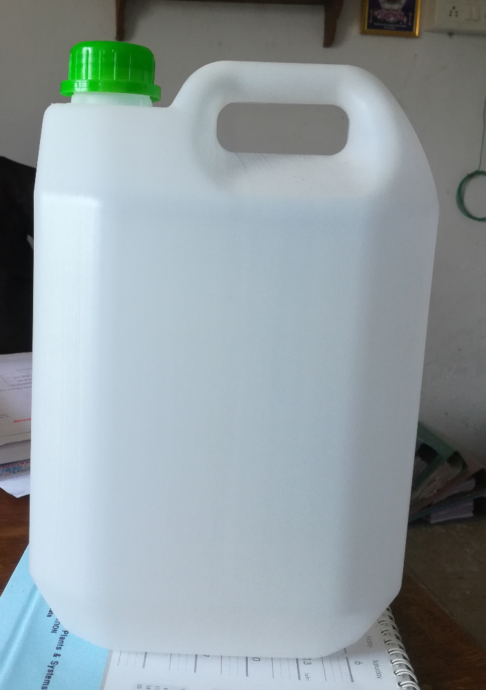 White Vertical Jerry Can, Capacity: 5 Ltr