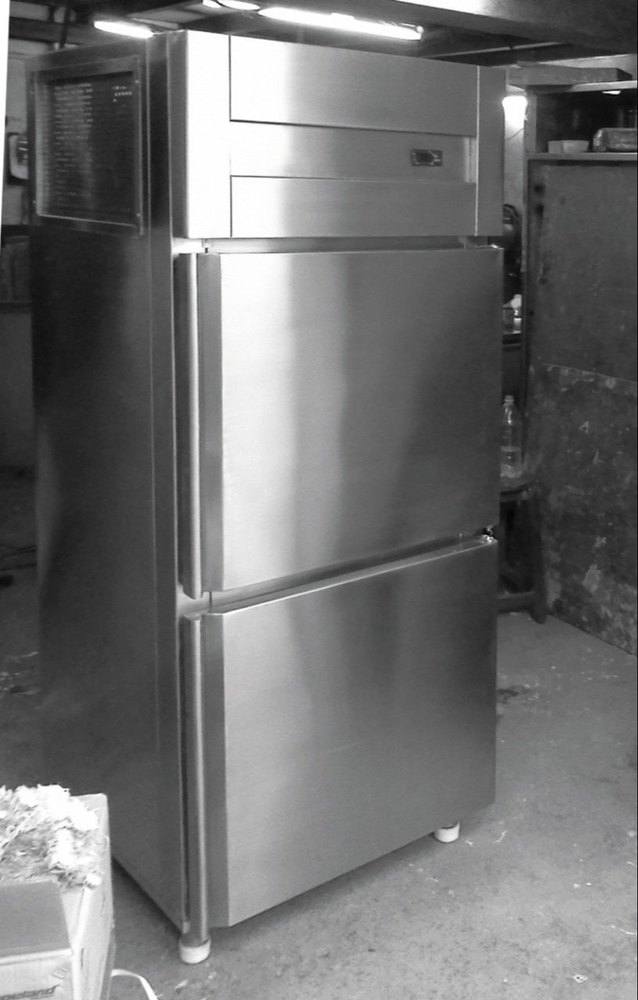 Silver Single Door Refrigerator, Capacity: 200-300 L