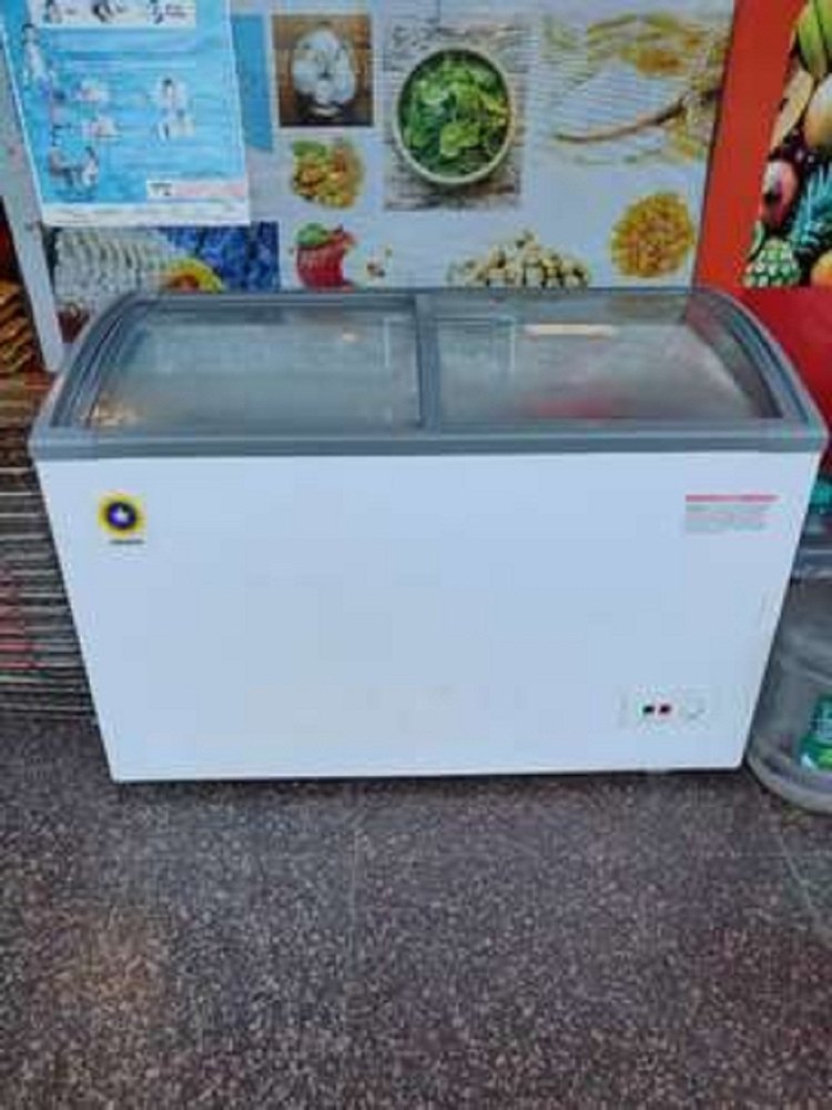 Haier HCF-551FGTQ Glass Top Sliding Door Freezer, Number Of Doors: 2, Capacity: 550 L