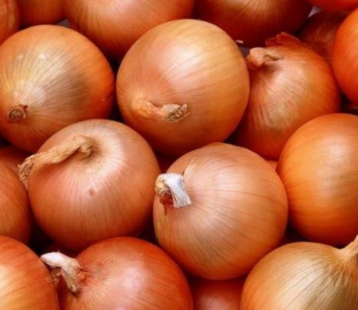 Fresh Brown Onion