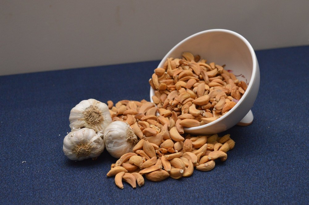 Dehydrated Garlic Flakes, Packaging Size: 5 Kg