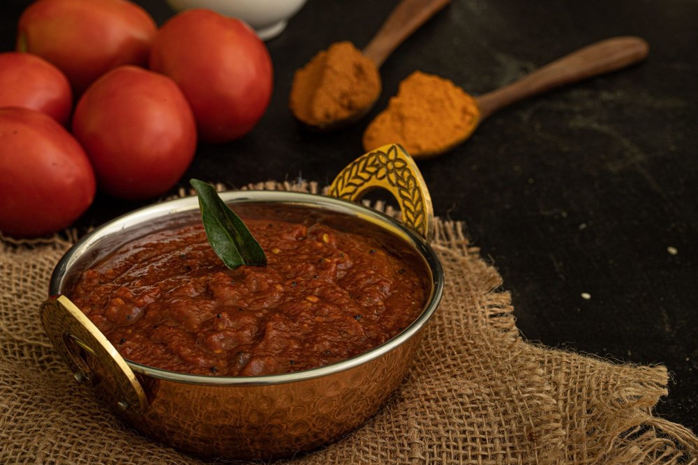Spicy Fresh Tomato Pickle, Packaging Type: Cartons, Packaging Size: 1 Kg
