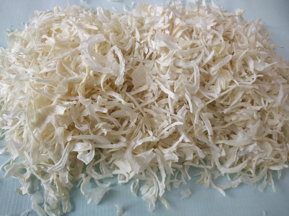 OPERA A Grade DEHYDRATED ONION, Gujarat, Packaging Size: 14 KG