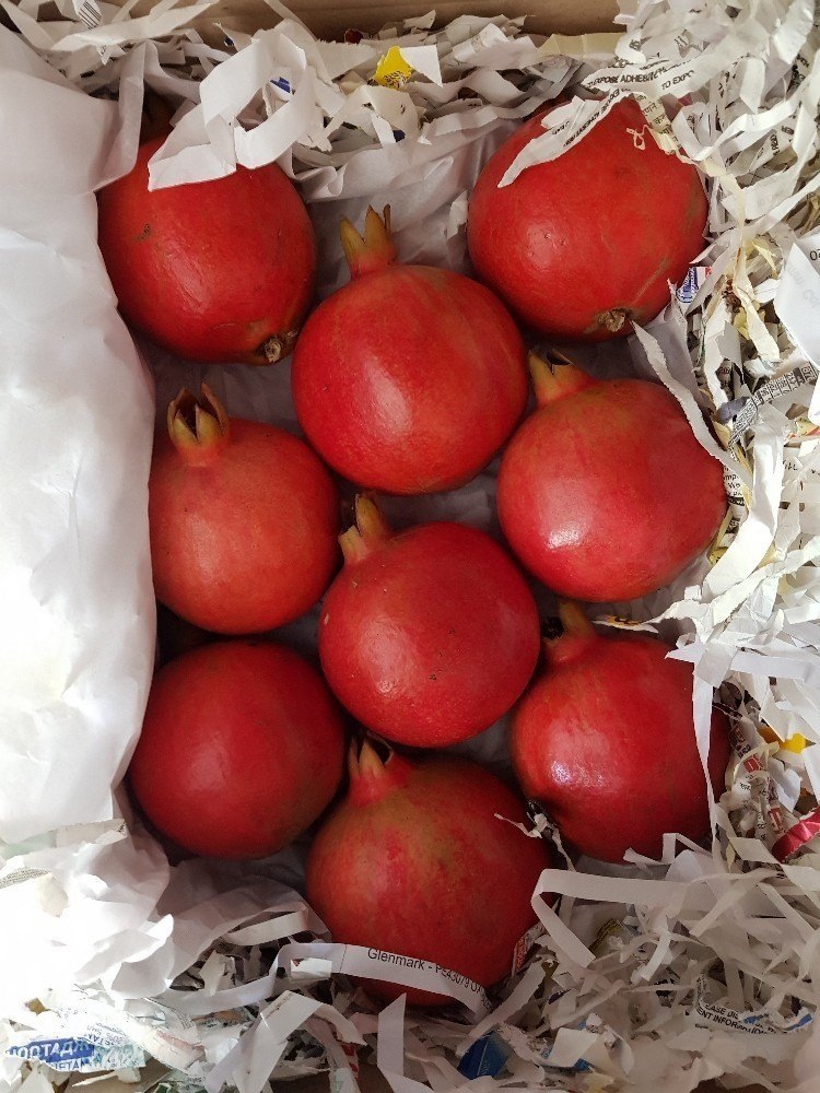 A Grade Fresh Red Pomegranate For Export Purpose, Corrugated Box Packing, Carton