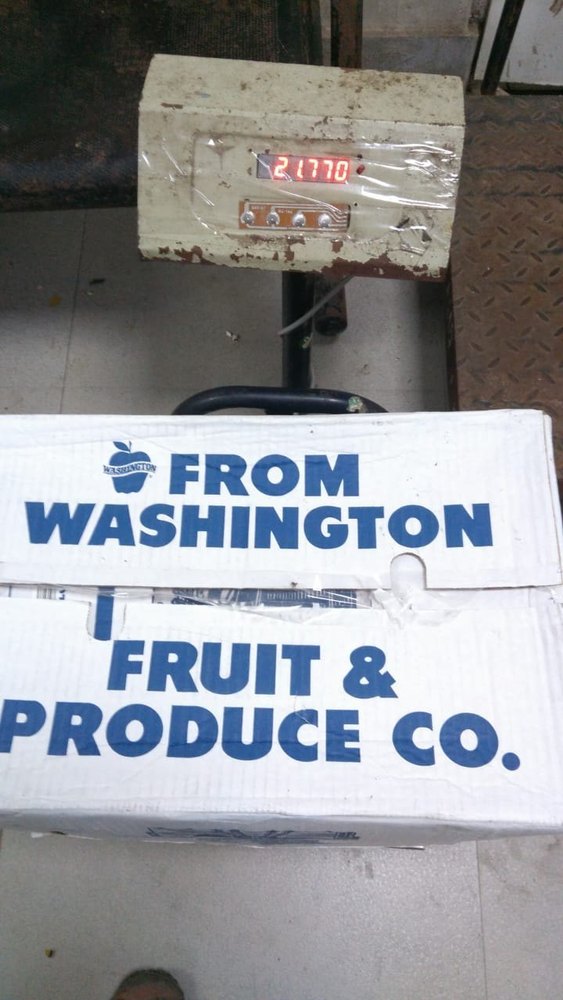 USA A Grade Washington Red Apples, Packaging Type: Carton, United States Of America
