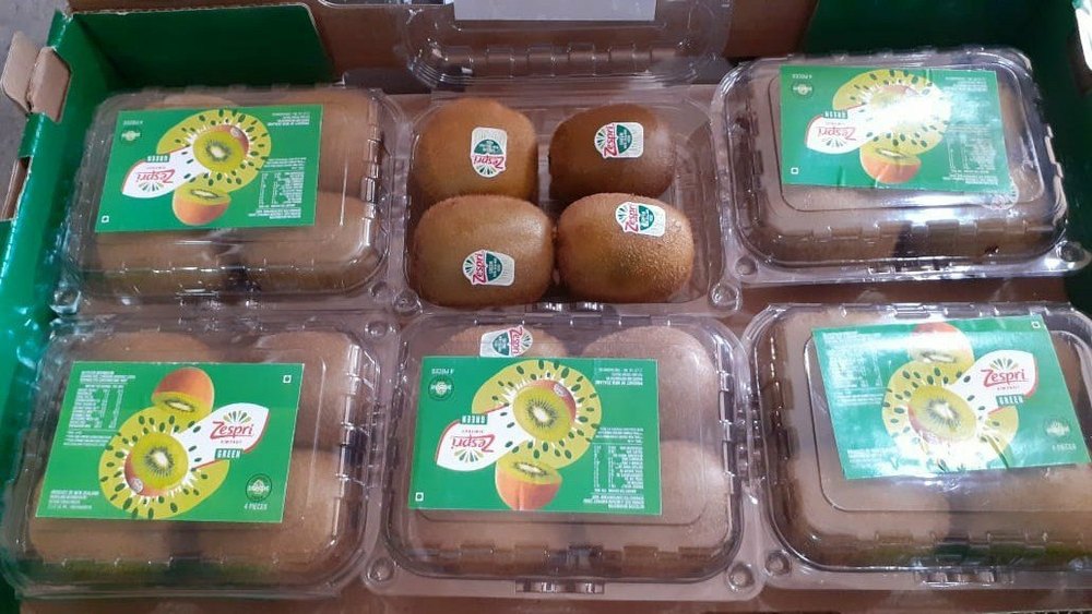 A Grade Zespri Green Kiwi, Packaging Type: Carton, Packaging Size: 24 pcs