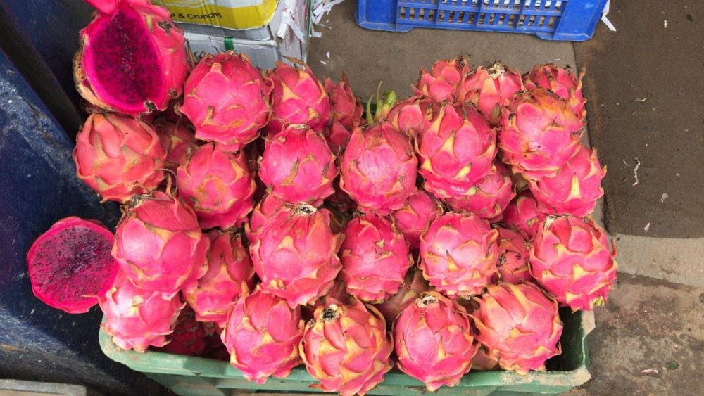 A Grade Dragon Fruit Dergon fruits, Packaging Type: Carton, Packaging Size: 10 Kg
