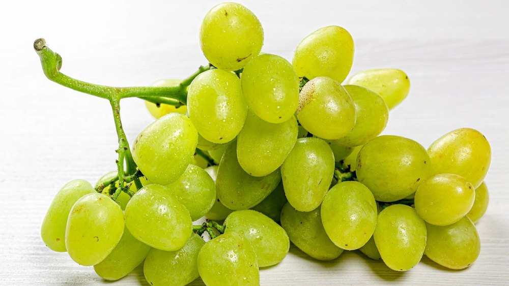 A Grade Fresh Green Grapes, Packaging Size: 20 Kg, Packaging Type: Crate