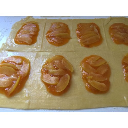 A Grade Sweet Frozen Apricot Slice, Packaging Size: 1 Kg, Packaging Type: Plastic Box