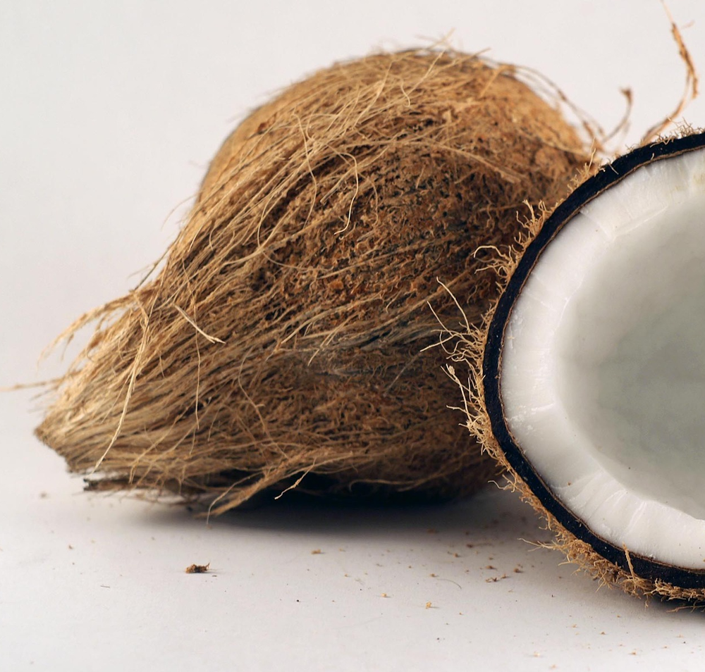 Pollachi Dehusked Coconut, Packaging Size: 13.5 kg