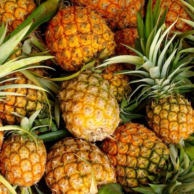 queen A Grade PineApple Fruit, Packaging Size: various