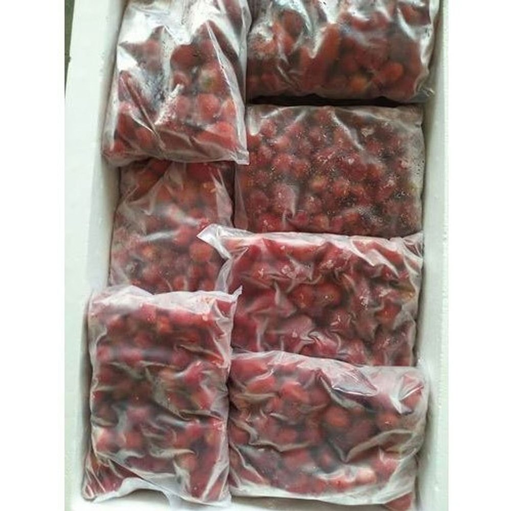 Natural Frozen Strawberry Whole, Packaging Size: 1 kg, Packaging Type: Packet
