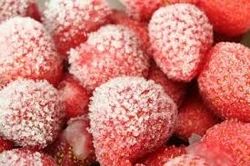 Natural Frozen Strawberry Whole, Packaging Size: 1 Kg, Packaging Type: Packet