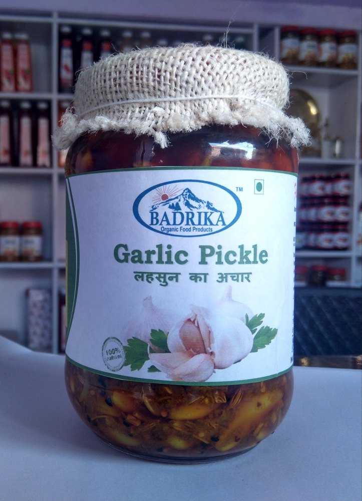 Spicy Badrika Organic Garlic Pickle 500g (Homemade), Packaging Type: Glass Jar