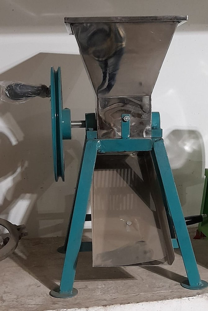 Manual Hand Chilly Cutter Machine