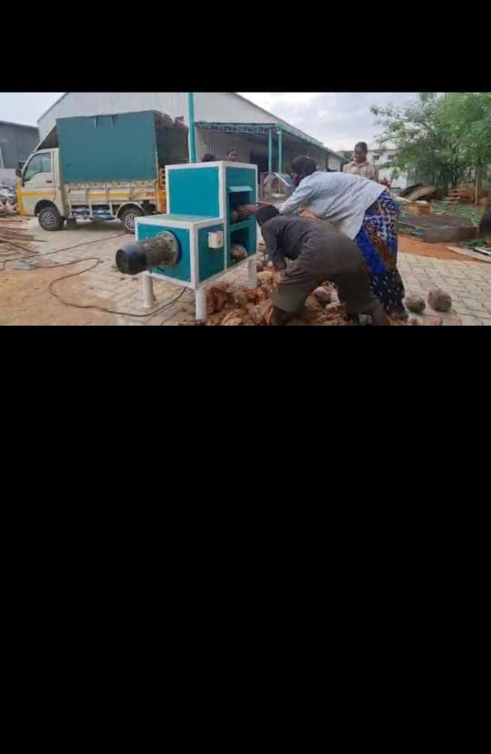 Semi-Automatic Coconut Dehusking Machine, 5