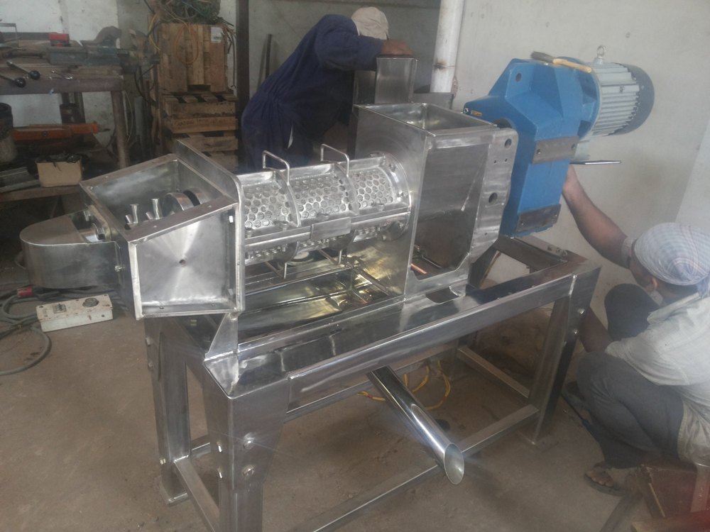 Automatic Coconut Milk / Fruit Juice Extractor, 10hp