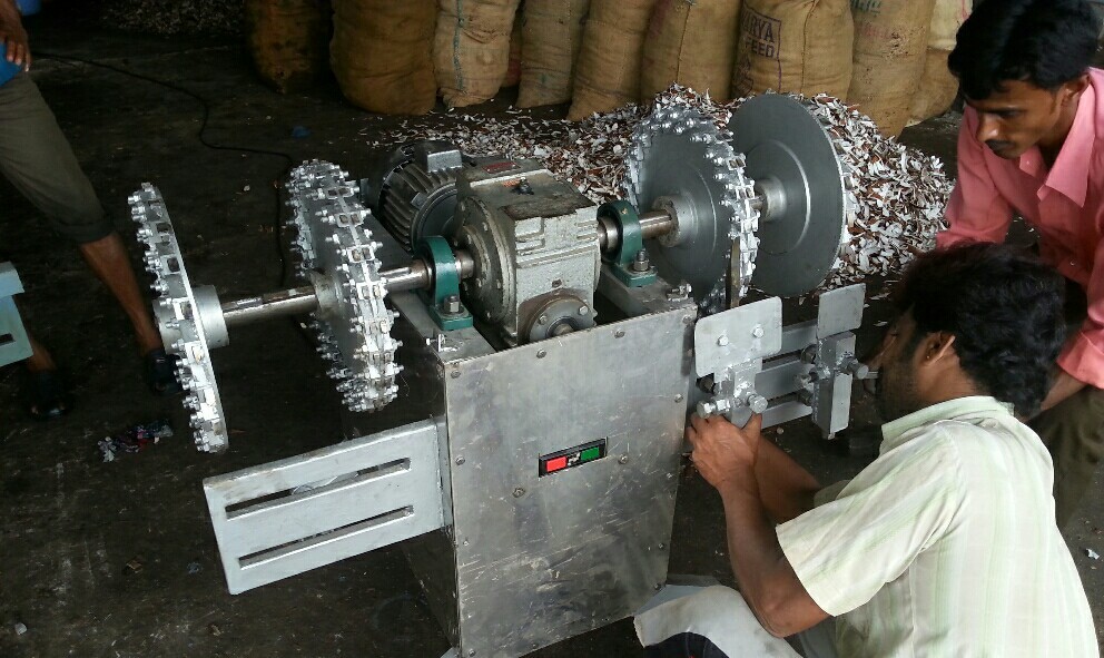 Coconut Deshelling Machine, Model: 2018, Capacity: 600/Coconut Minimum