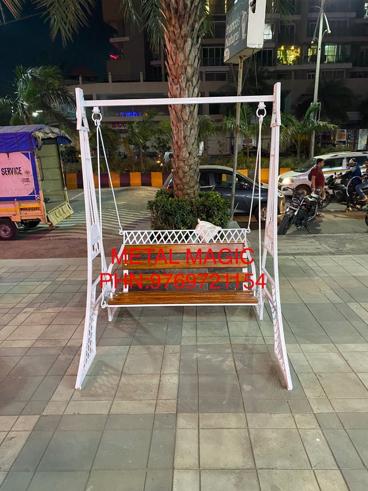 Iron Garden Swing