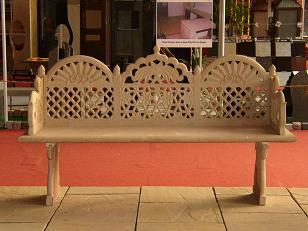 White Peacock Red Stone Garden Furniture, For Home, Size/Dimension: 2.6 Ft