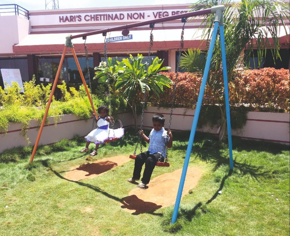 Metal FRP Double Swing, For Park, Seating Capacity: 2 Seater