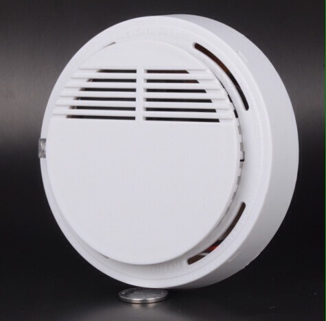 FORCE 9v Dc Standalone Type Battery Operated Smoke Detector, For Office Buildings