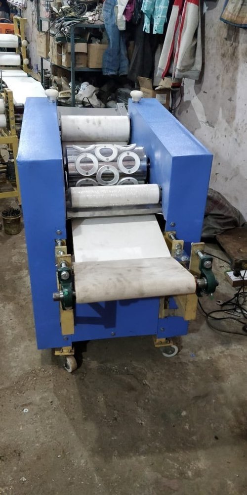 Semi-Automatic Momo Roti Machine, Capacity: 5000, Model Name/Number: Maxmrm2