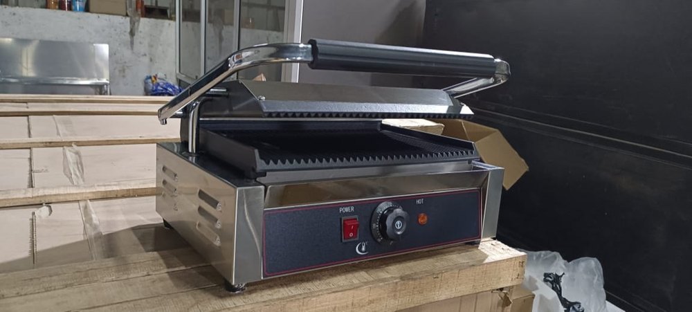 stainless steel heavy duty commercial Sandwich Griller - 4 Jumbo, Model Name/Number: MSG001, Capacity: 2 Nos