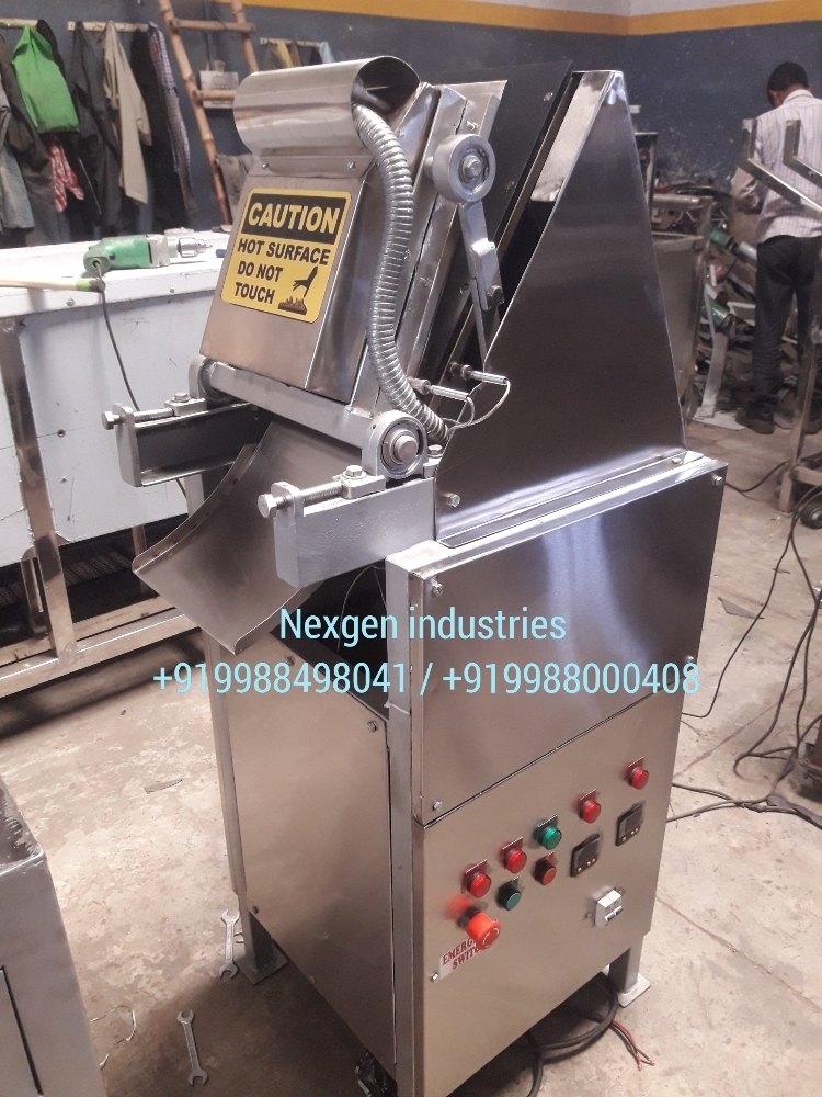 Stainless Steel Compact Chapati Pressing Machine, Capacity: 200 To 1000 Piece Per Hour