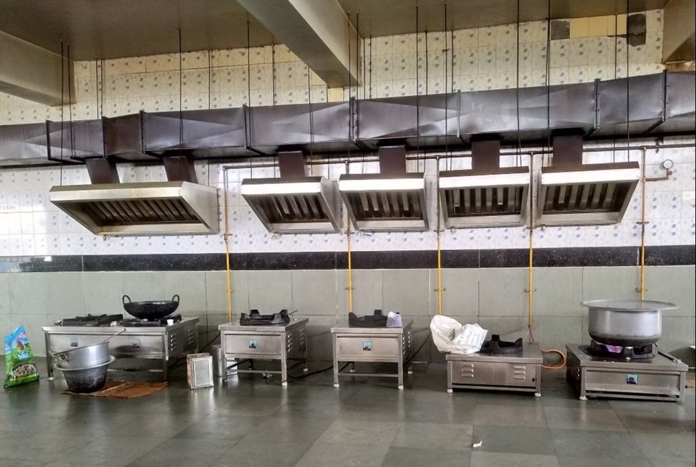 Commercial Kitchen Exhaust Hoods, Fan Speed: 1440, Finish: SS