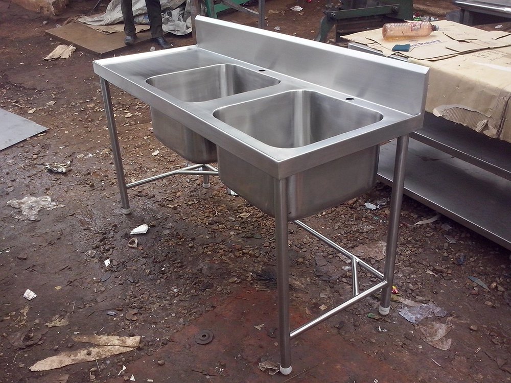 Matt Ss Work Table With Sink 2 U S, Sink Shape: Square
