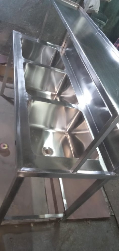 Silver 4 Nos Stainless Steel 3 Sink Unit