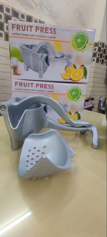 SILVER Manual Hand Press Juicer, For Home, Capacity: 15-20 L