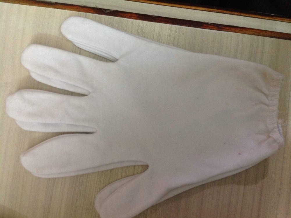 White Plain Hosiery Hand Gloves