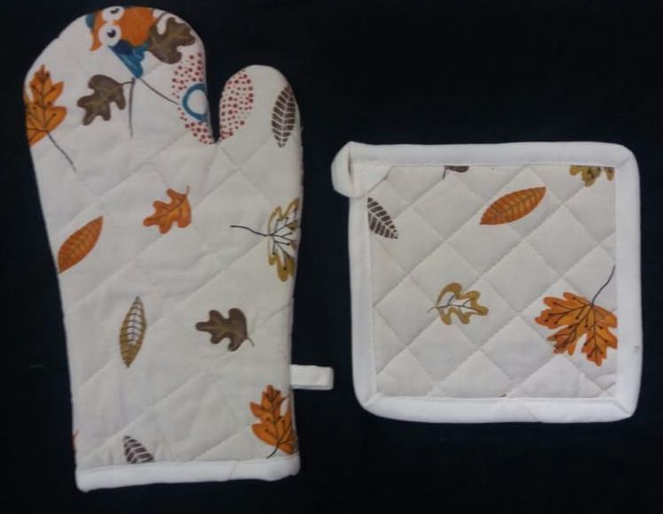 Printed On Top & Plain On Bottom 100% Cotton Oven Mitten & Pot Holder, Size: 17x17 cm