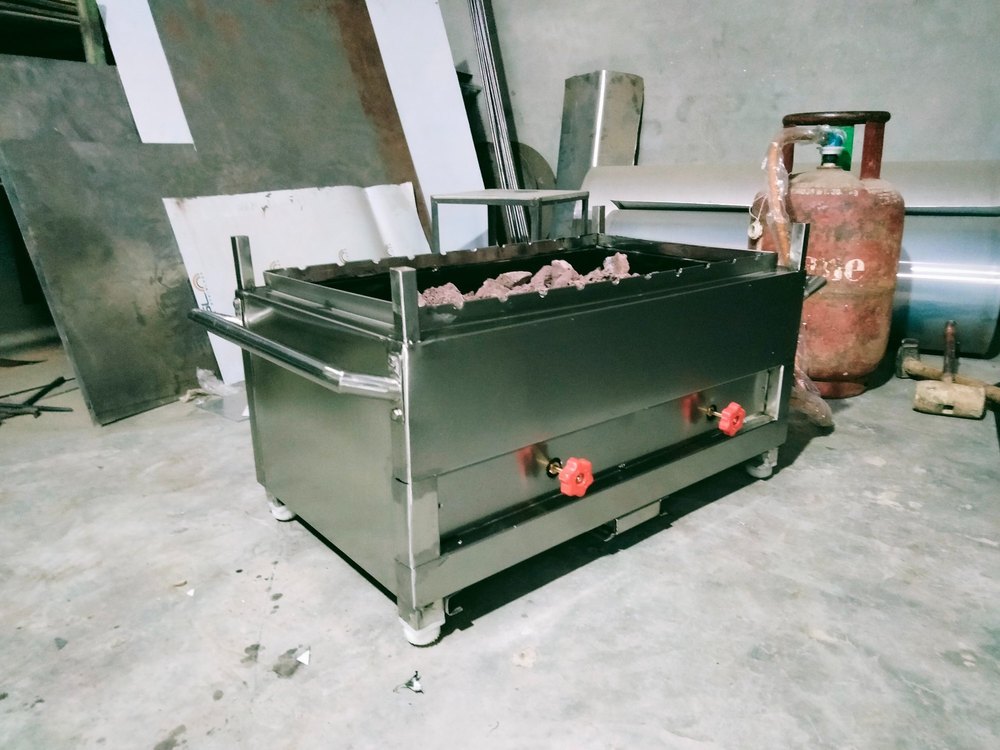Stainless Steel SS Gas Barbeque, For Hotel, Size: 18*30