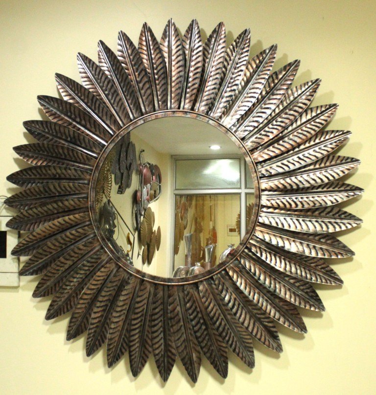 Golden Iron Decorative Wall Mirror, Size: 100cm, Mirror Shape: Round