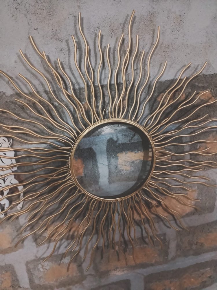 Golden Iron Wall Mirror, For Home, Mirror Shape: Round